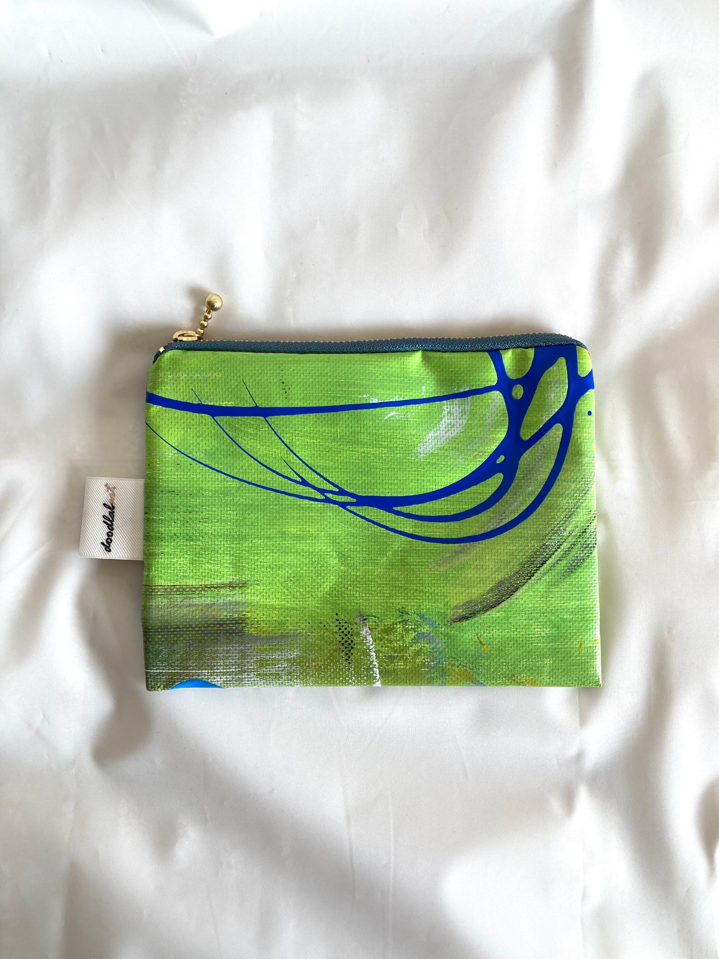 【ペイントポーチ　Mサイズ　PM6047】ポーチ/通帳ケース/メイクポーチ/防水/アート/1点物1枚目の画像