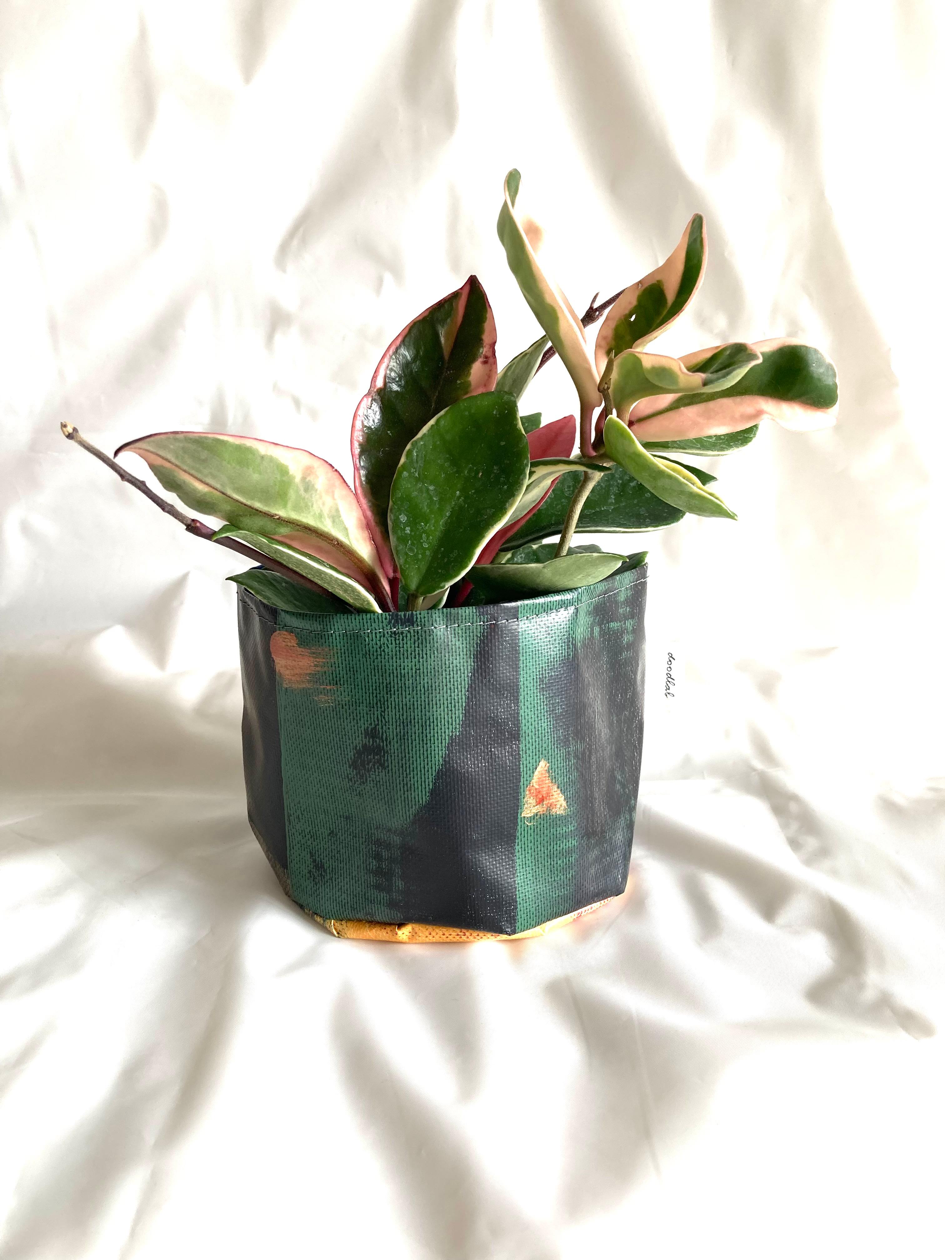 【ペイント　鉢カバー　Sサイズ　PMS5020】プランターカバー/3号/4号/観葉植物/インテリア/アート/1点物1枚目の画像