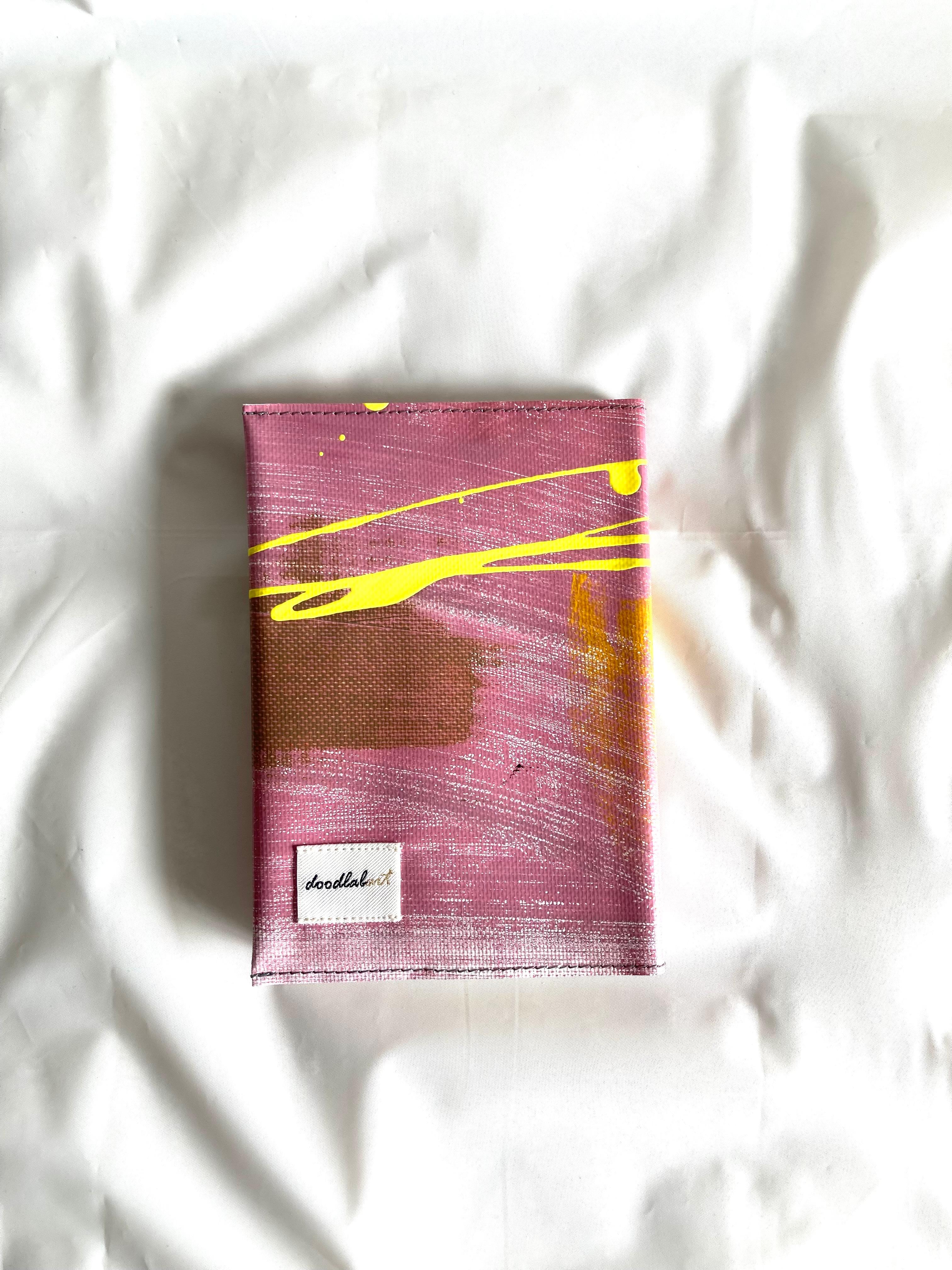 【ペイント　ブックカバー　BC1026】文庫本/防水/アート/1点物1枚目の画像