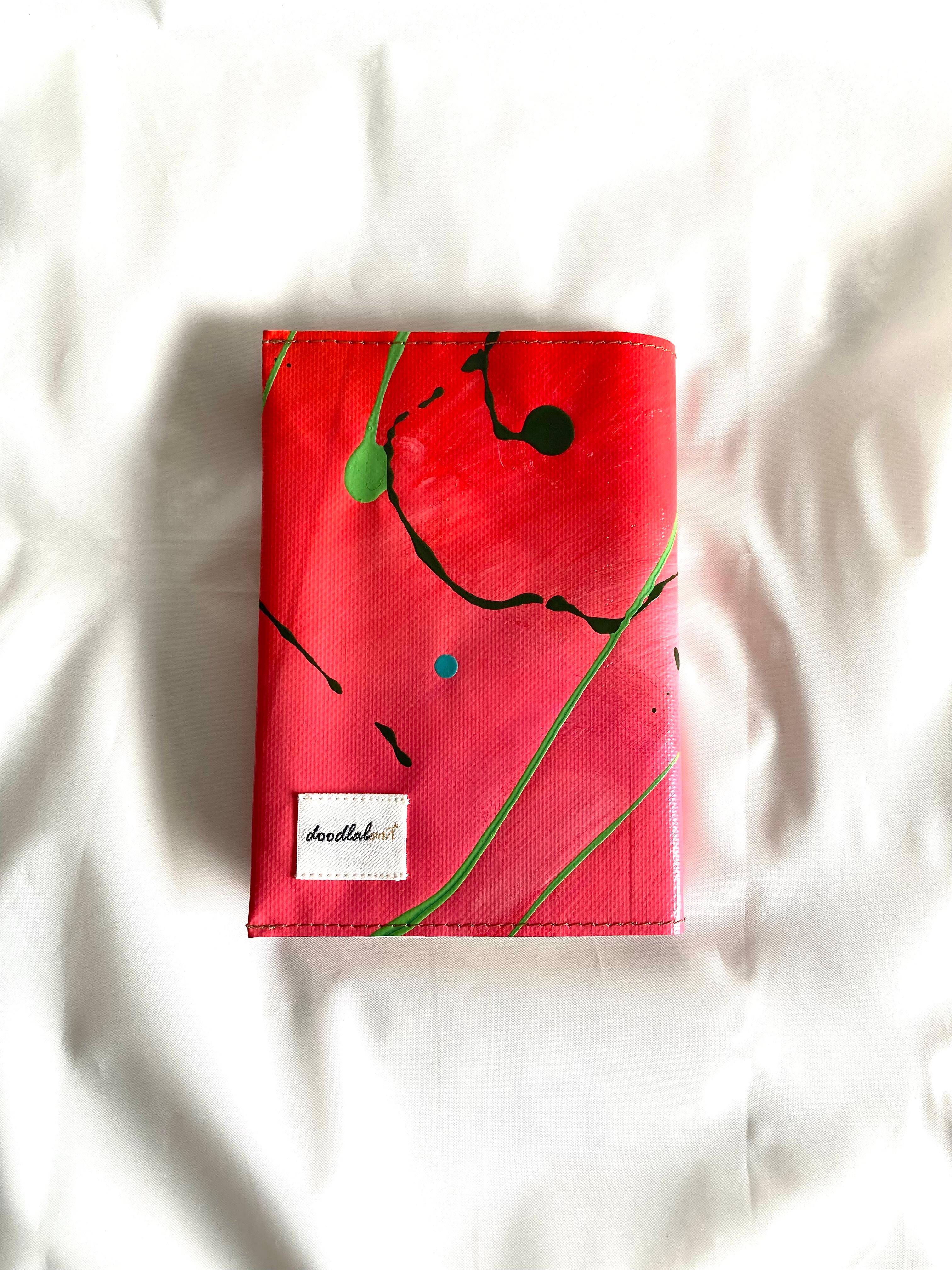 【ペイント　ブックカバー　BC1012】文庫本/防水/アート/1点物1枚目の画像