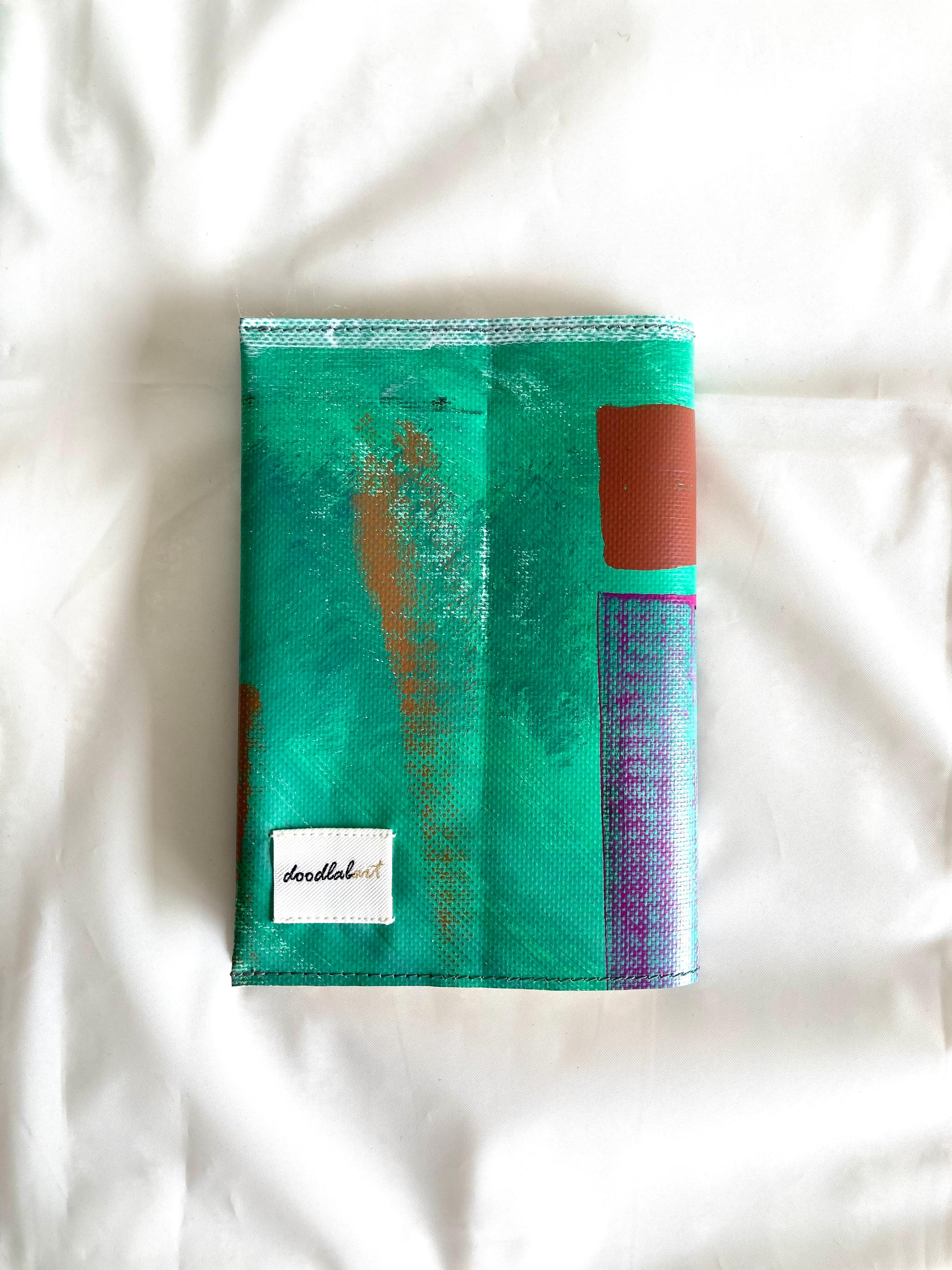 【ペイント ブックカバー BC1033】文庫本/防水/アート/1点物1枚目の画像