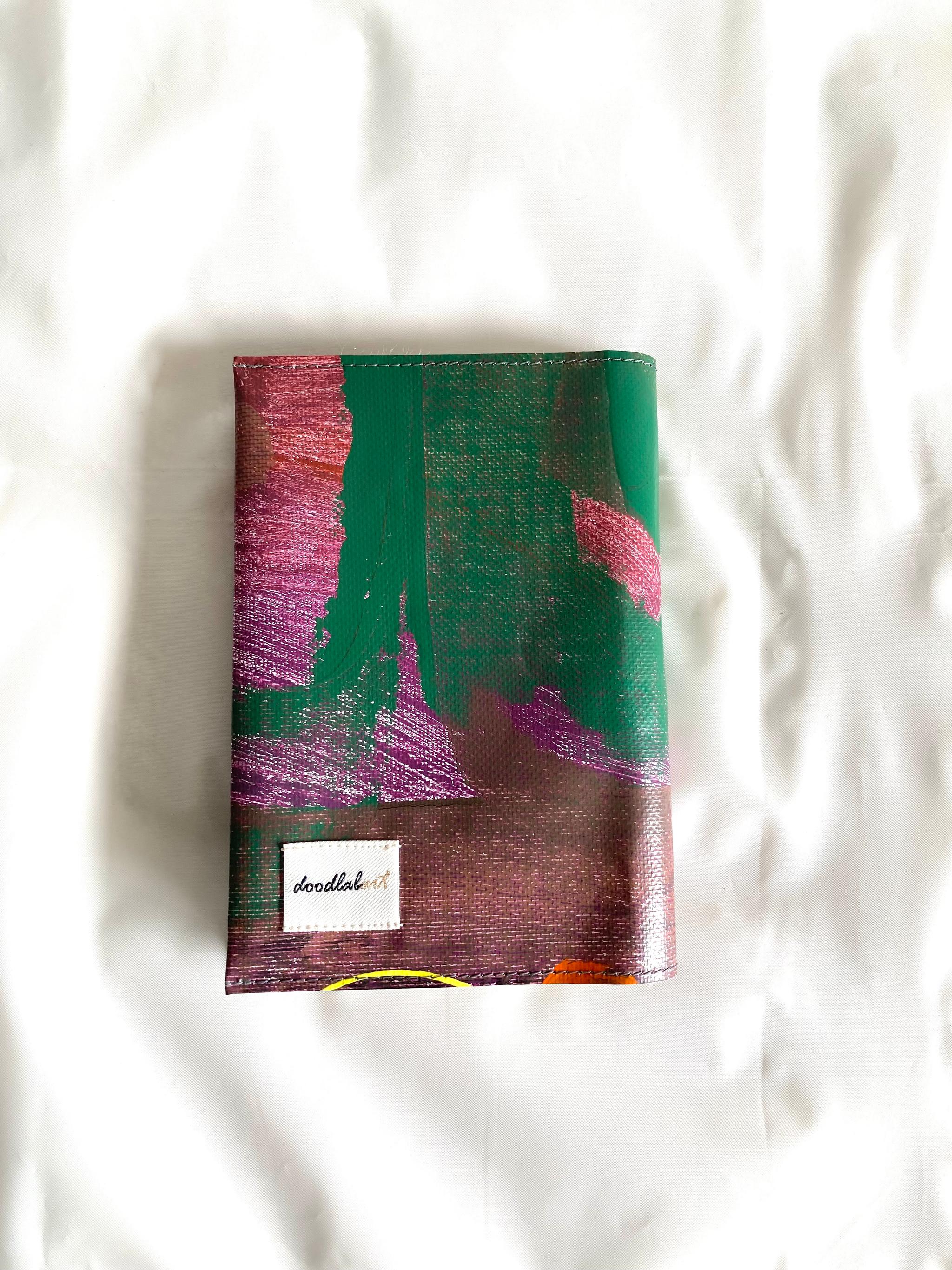 【ペイント ブックカバー BC1031】文庫本/防水/アート/1点物1枚目の画像