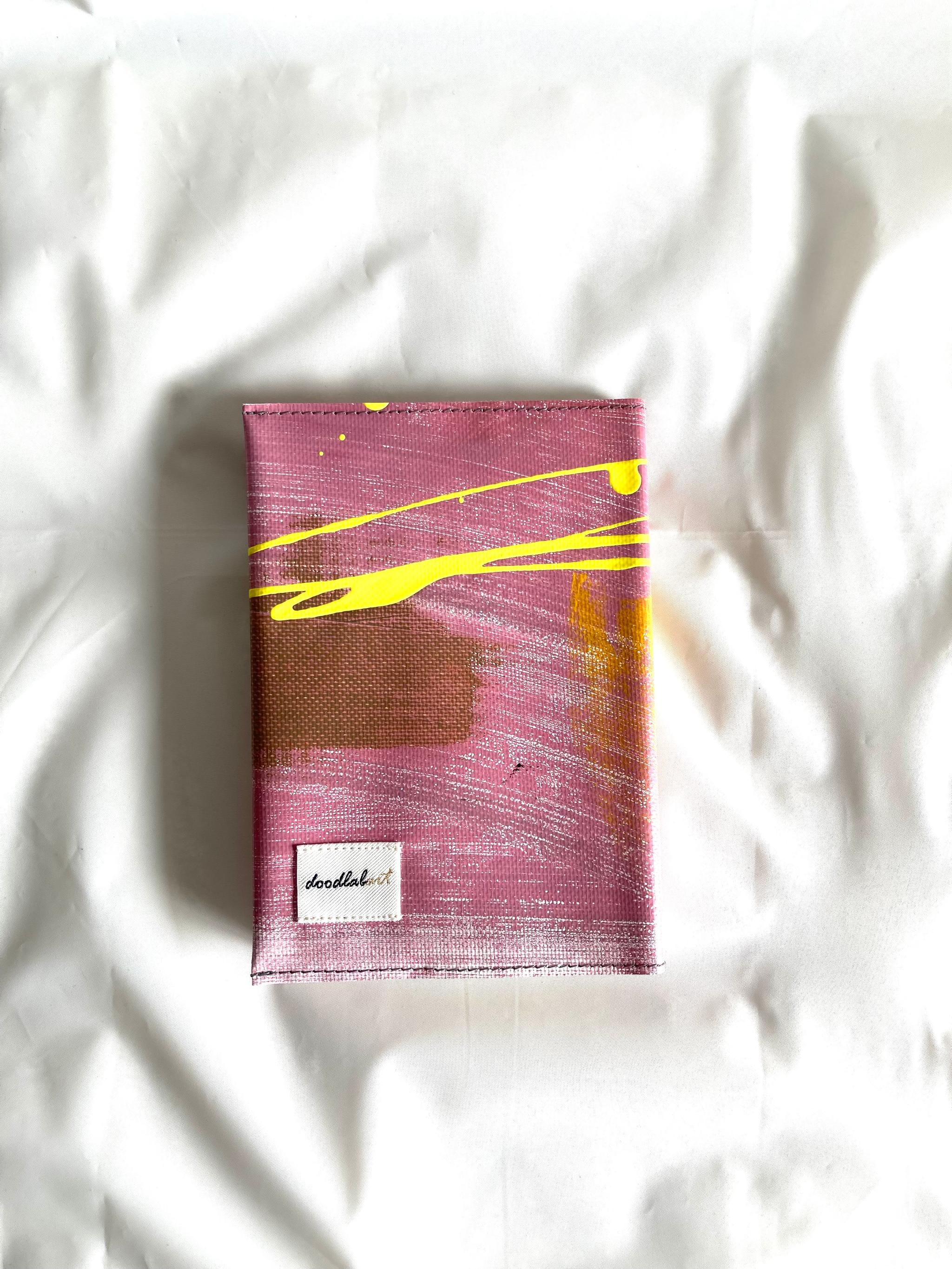 【ペイント ブックカバー BC1026】文庫本/防水/アート/1点物1枚目の画像