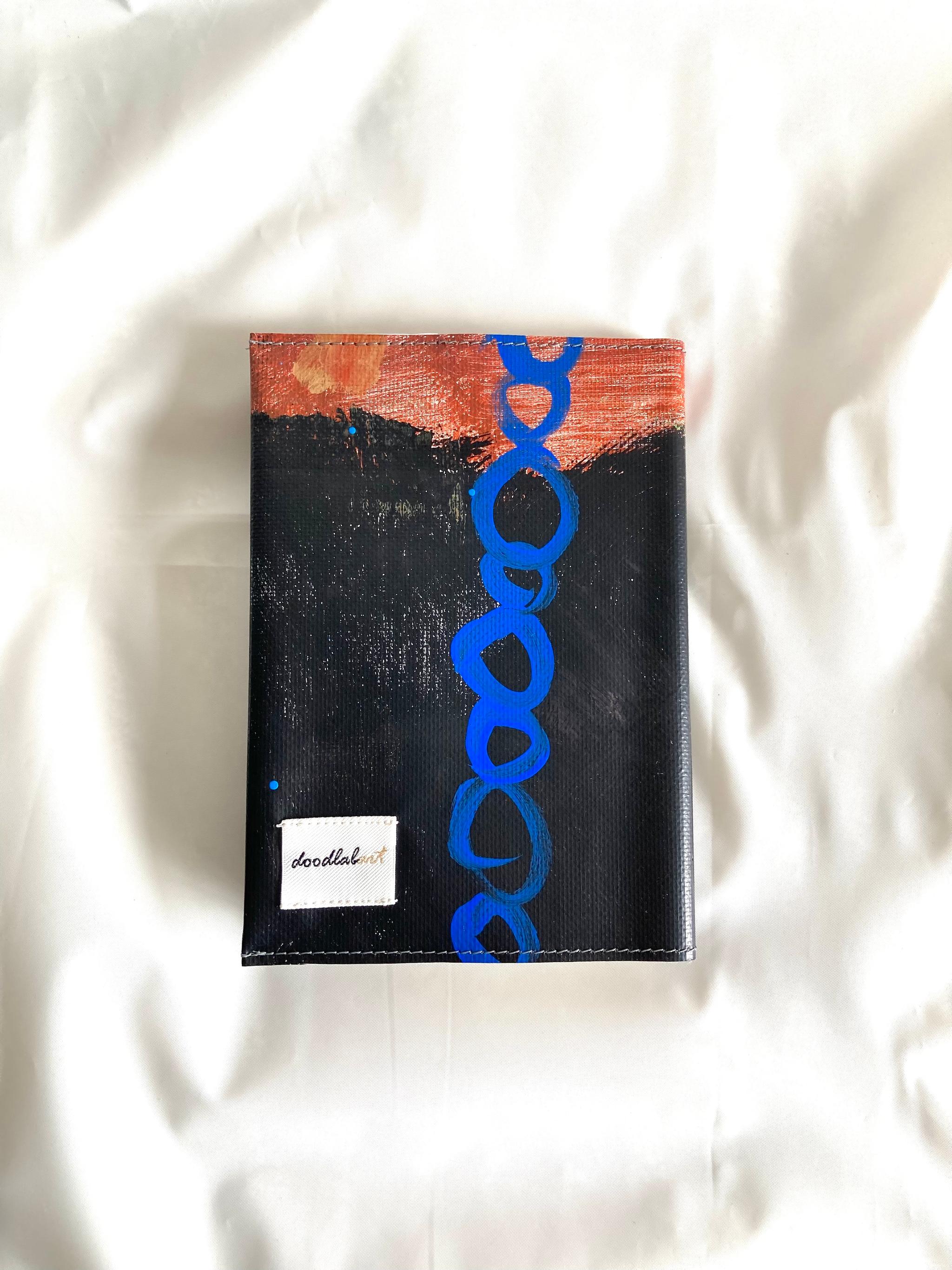 【ペイント ブックカバー BC1023】文庫本/防水/アート/1点物1枚目の画像