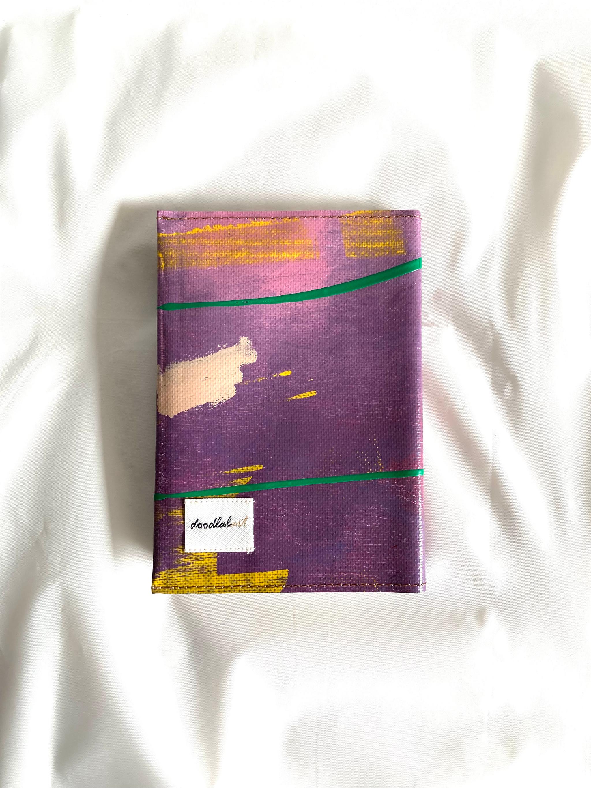 【ペイント ブックカバー BC1032】文庫本/防水/アート/1点物1枚目の画像